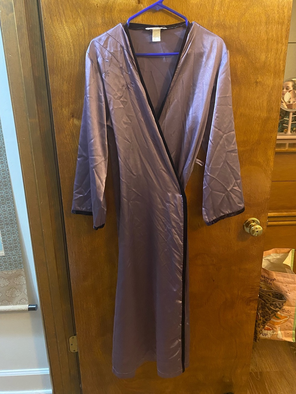Oscar de la Renta Lavender Satin Wrap Robe with Black Trim